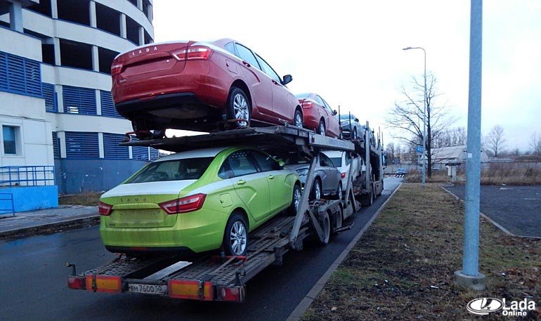 Для отгрузки автомобилей LADA дилерам не хватает автовозов Для отгрузки автомобилей LADA дилерам не хватает автовозов